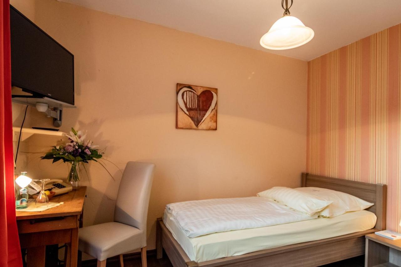 Hotel Goldflair Am Rathaus Korbach Ngoại thất bức ảnh